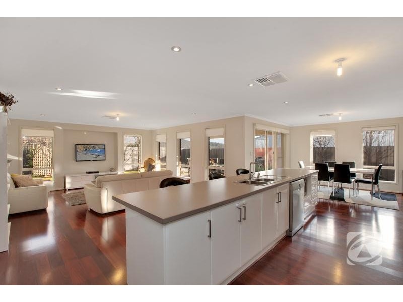 25 Hurling Drive, Mount Barker SA 5251