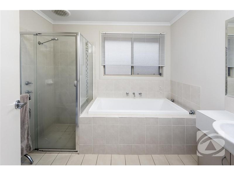 60 Douglas Drive, Mount Barker SA 5251