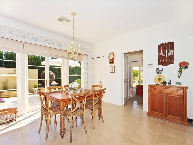 25 Waterford Avenue, Mount Barker SA 5251