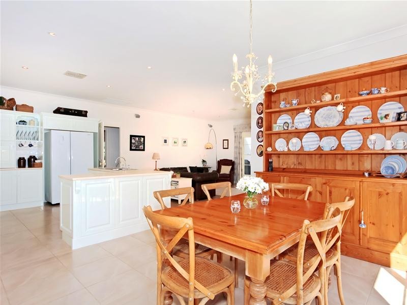 25 Waterford Avenue, Mount Barker SA 5251