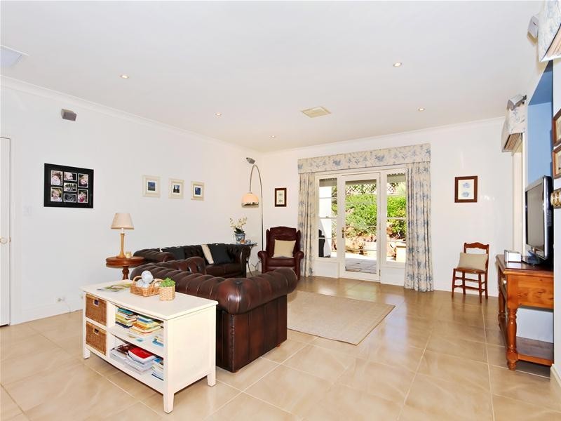 25 Waterford Avenue, Mount Barker SA 5251