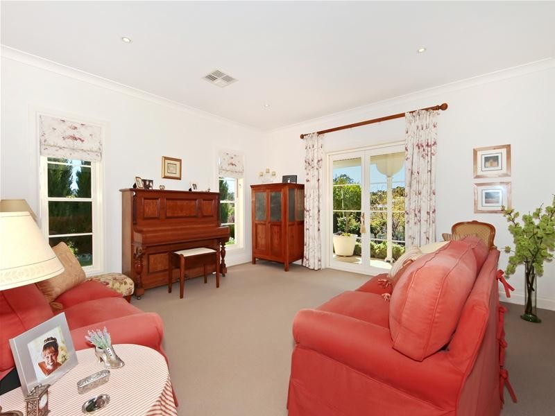 25 Waterford Avenue, Mount Barker SA 5251