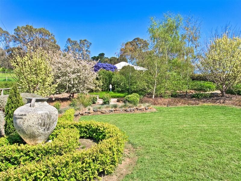 25 Waterford Avenue, Mount Barker SA 5251