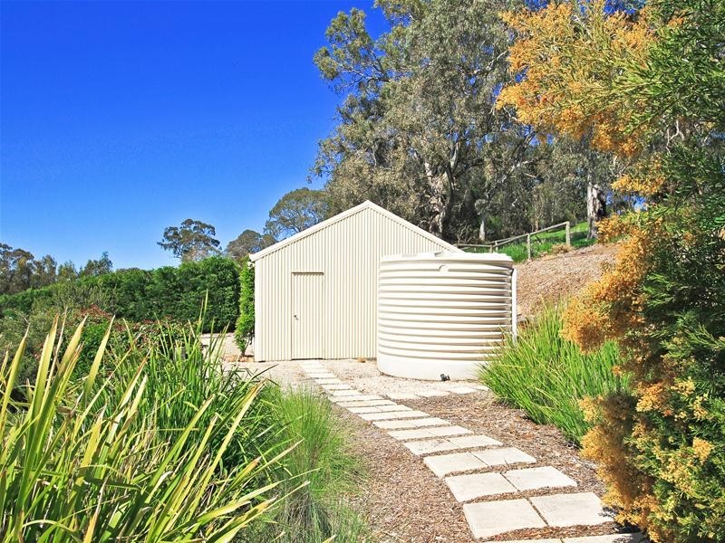 25 Waterford Avenue, Mount Barker SA 5251