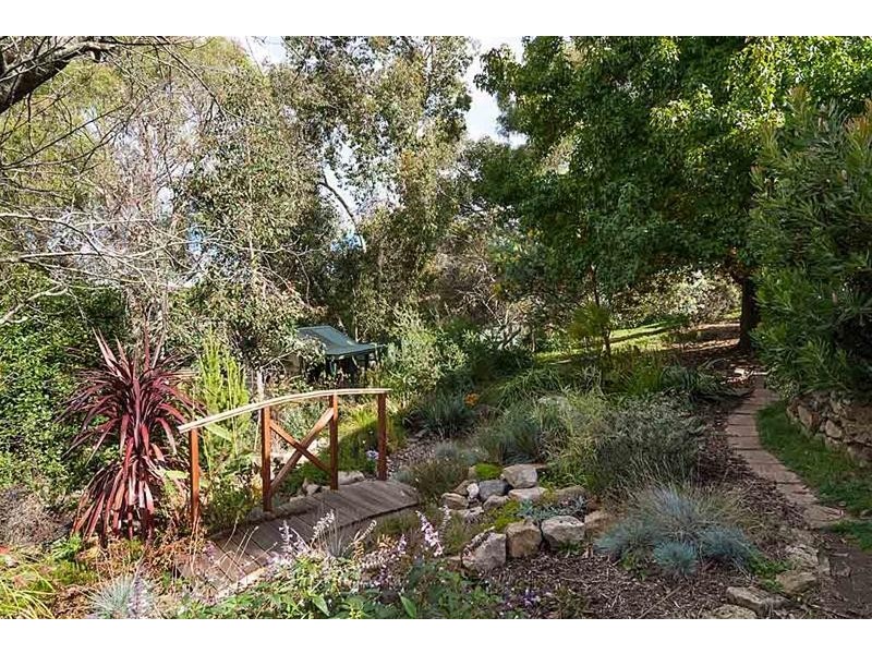 8 Miels Road, Crafers SA 5152