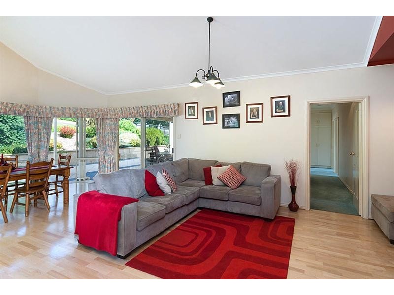 16 Tremayne Drive, Mount Barker SA 5251