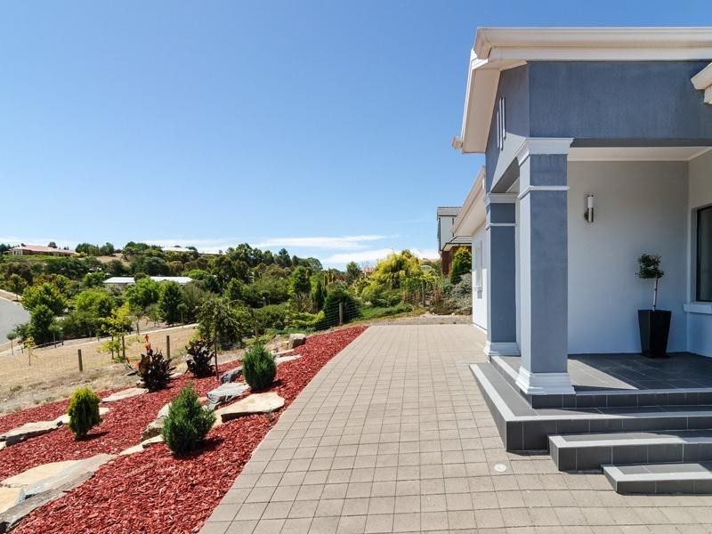 163 Burnbank Way, Mount Barker SA 5251