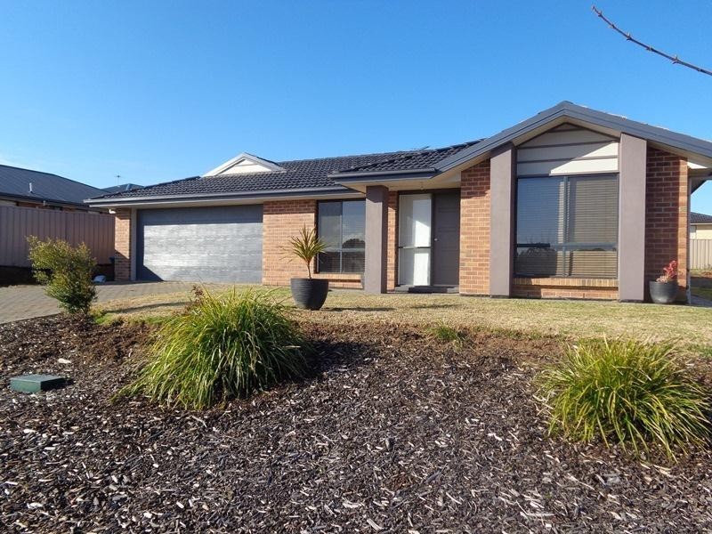 65 Douglas Drive, Mount Barker SA 5251