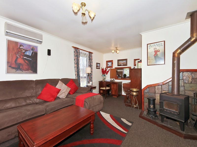 6 Lewis Avenue, Mount Barker SA 5251