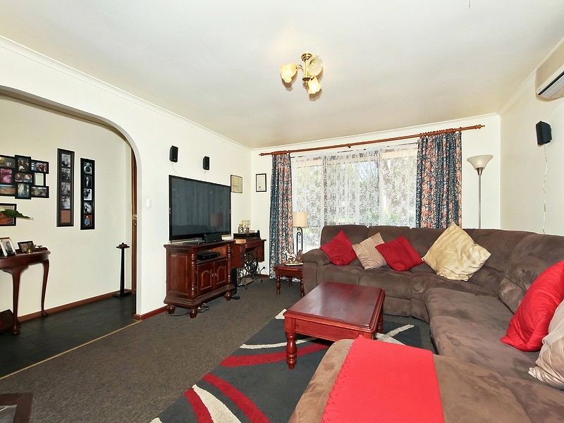 6 Lewis Avenue, Mount Barker SA 5251