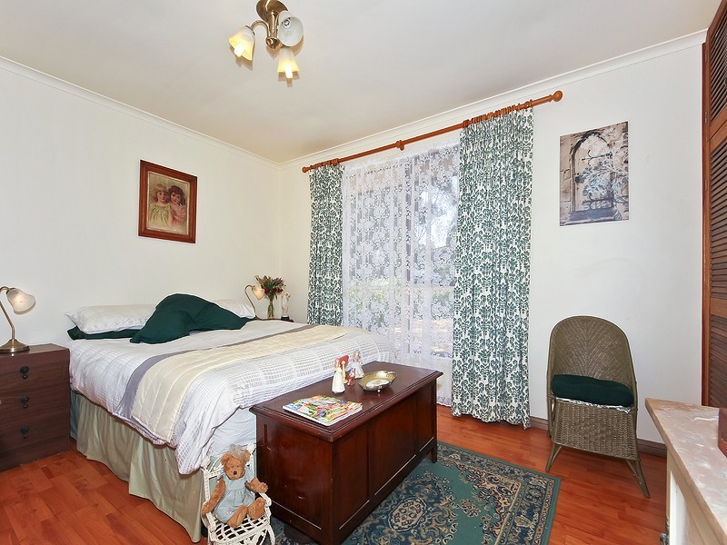 6 Lewis Avenue, Mount Barker SA 5251