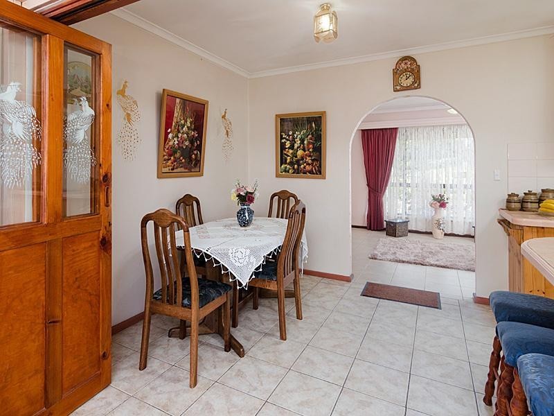 24 Manor Crescent, Mount Barker SA 5251