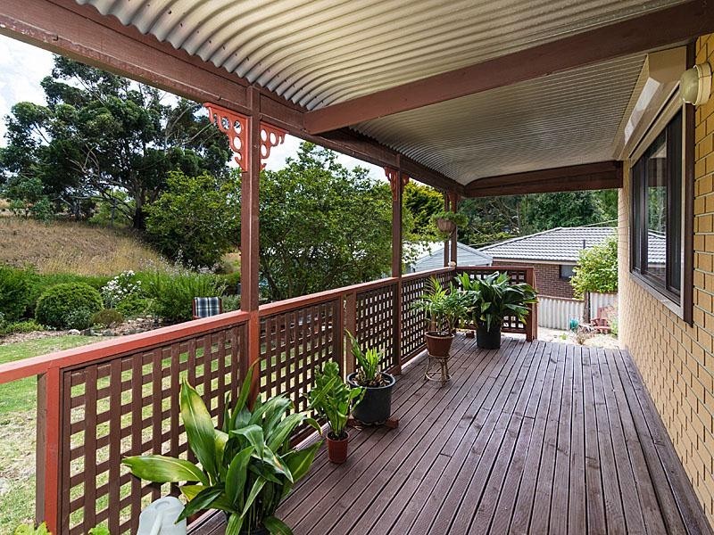 24 Manor Crescent, Mount Barker SA 5251