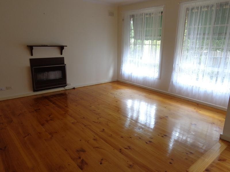 2 Dumas Street, Mount Barker SA 5251