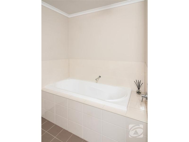 36 Douglas Drive, Mount Barker SA 5251