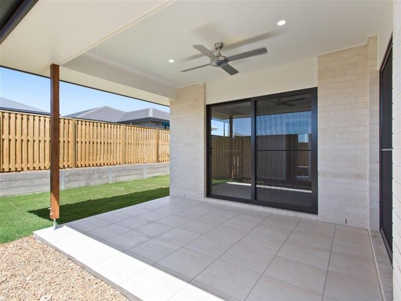 5 Butterleaf Crescent, Pimpama QLD 4209