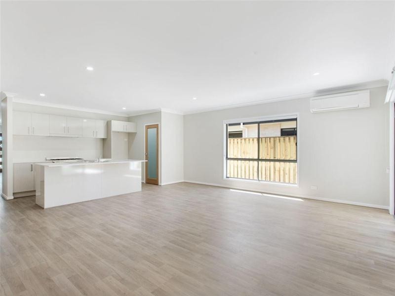 5 Butterleaf Crescent, Pimpama QLD 4209