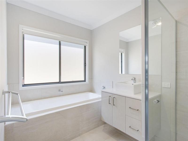 5 Butterleaf Crescent, Pimpama QLD 4209