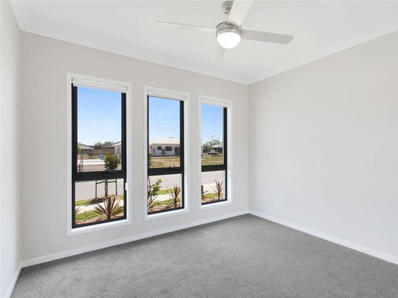 5 Butterleaf Crescent, Pimpama QLD 4209