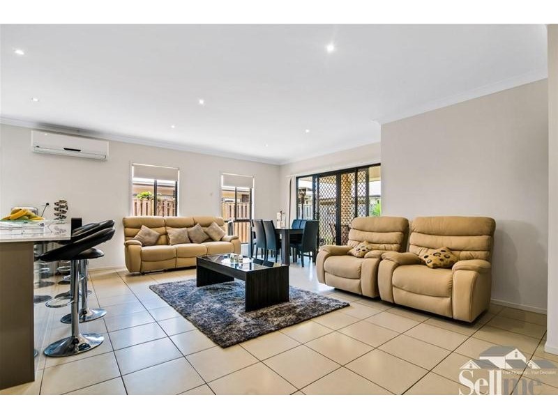 10 Ningaloo Drive, Pimpama QLD 4209