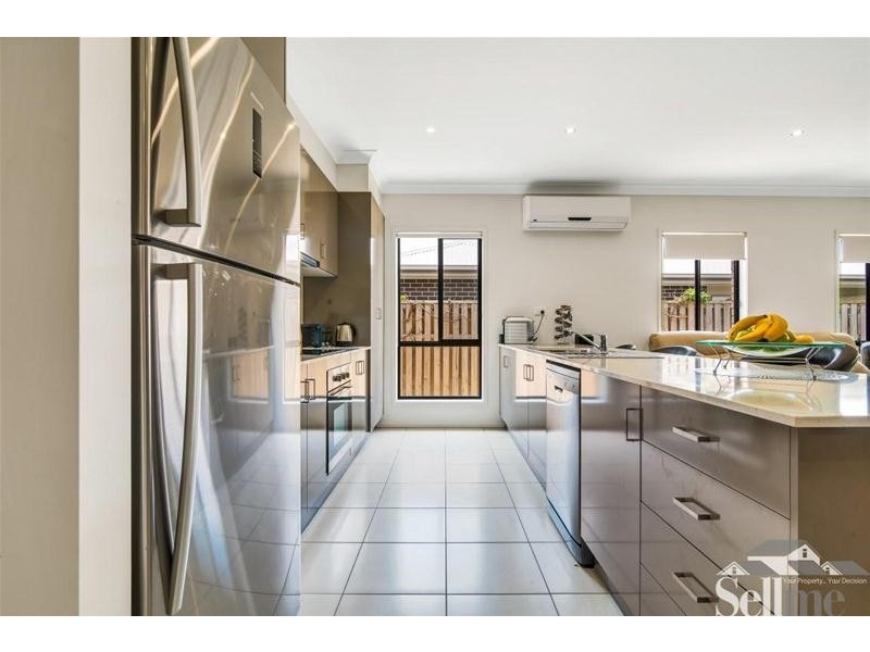 10 Ningaloo Drive, Pimpama QLD 4209