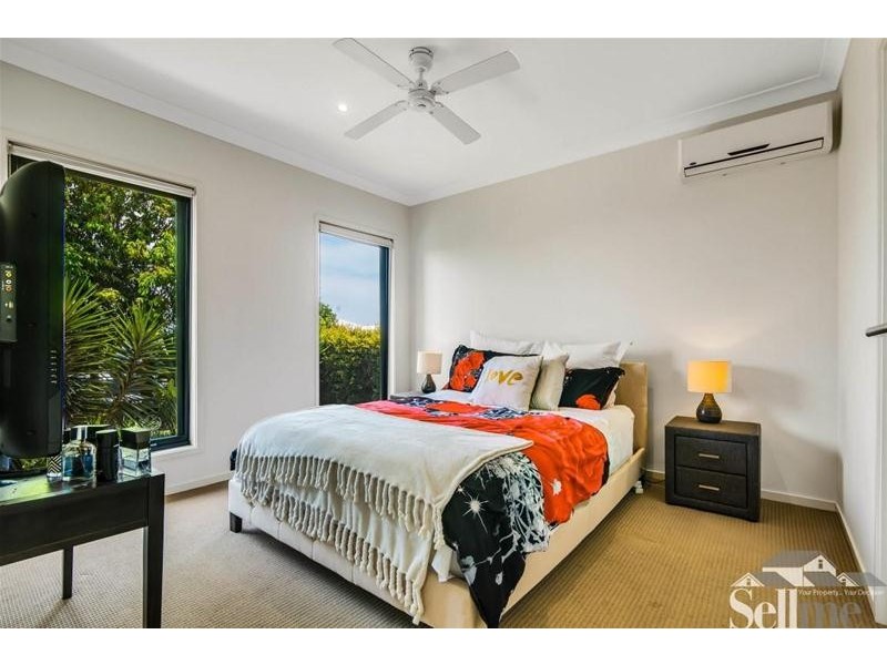 10 Ningaloo Drive, Pimpama QLD 4209