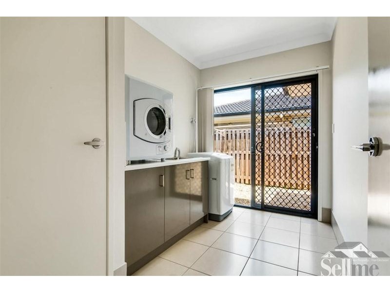 10 Ningaloo Drive, Pimpama QLD 4209