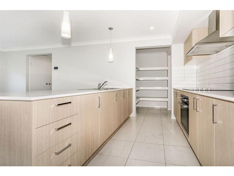 7 Flemming Street, Logan Reserve QLD 4133