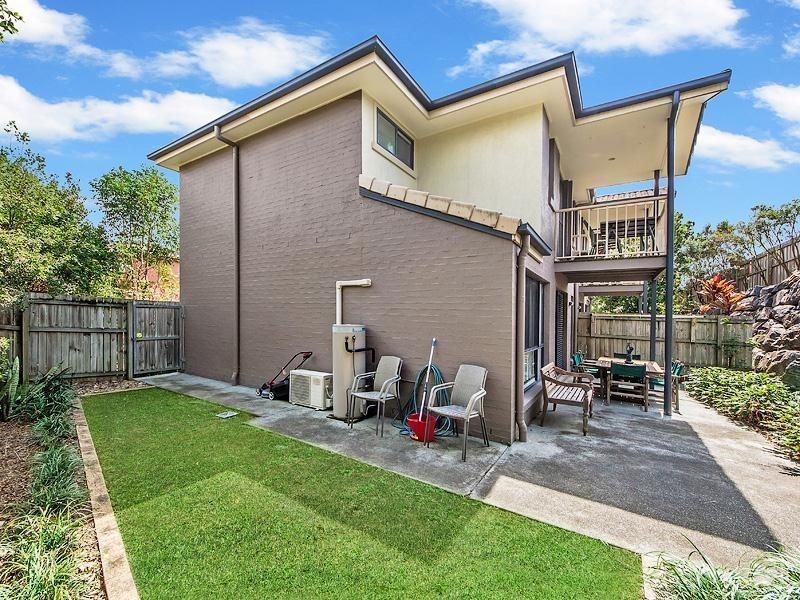 49/31 Archipelago Street, Pacific Pines QLD 4211