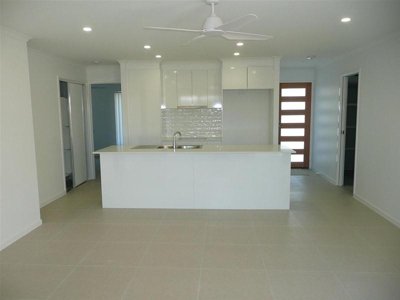 2/109 Fairbourne Terrace, Pimpama QLD 4209