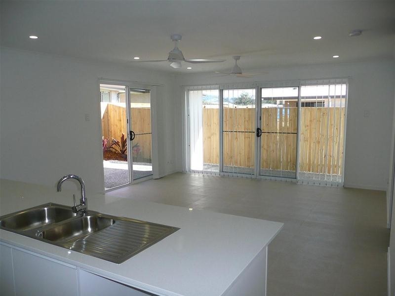 2/109 Fairbourne Terrace, Pimpama QLD 4209