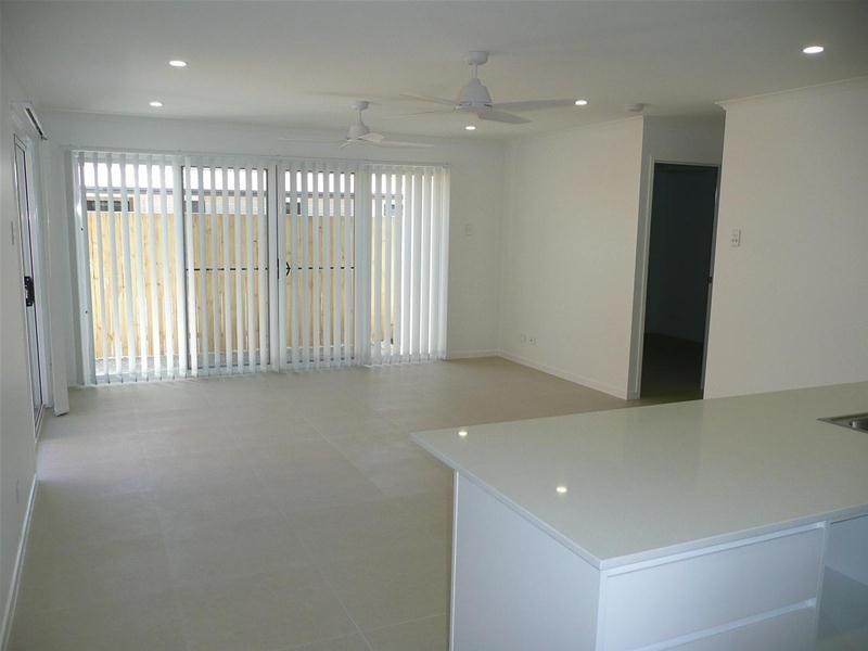 2/109 Fairbourne Terrace, Pimpama QLD 4209