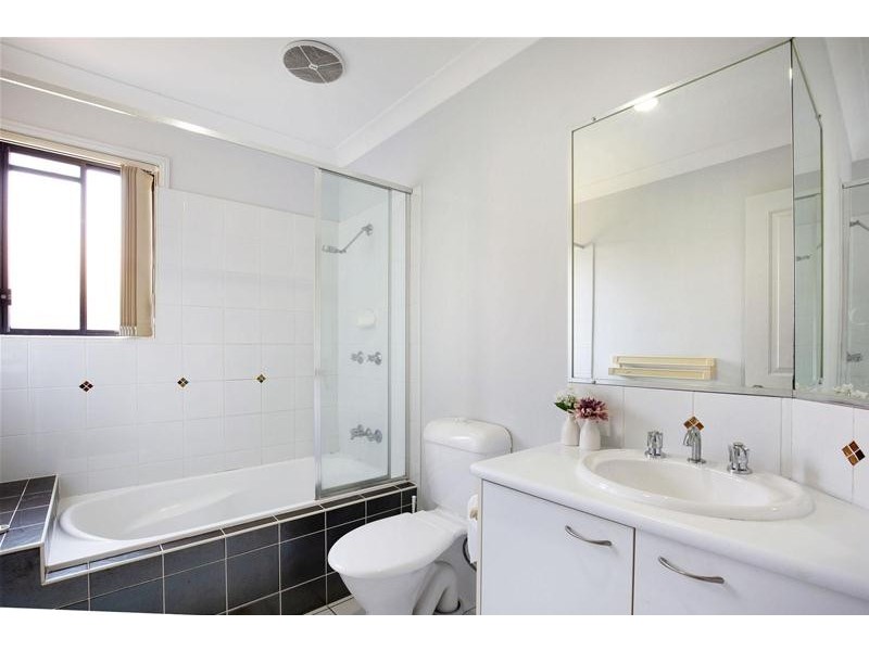 53/31 Archipelago Street, Pacific Pines QLD 4211