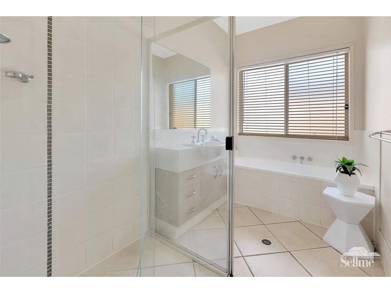 5 Krystle Court, Upper Coomera QLD 4209