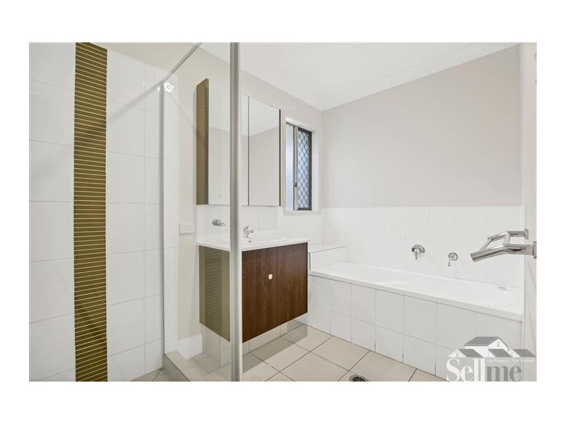 14 Lachlan Lane, Hillcrest QLD 4118