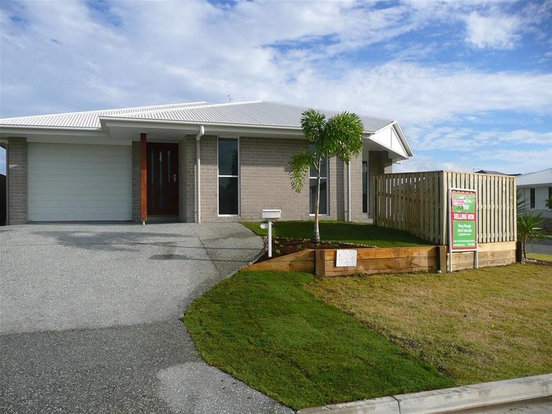 1/111 Fairbourne Terrace, Pimpama QLD 4209
