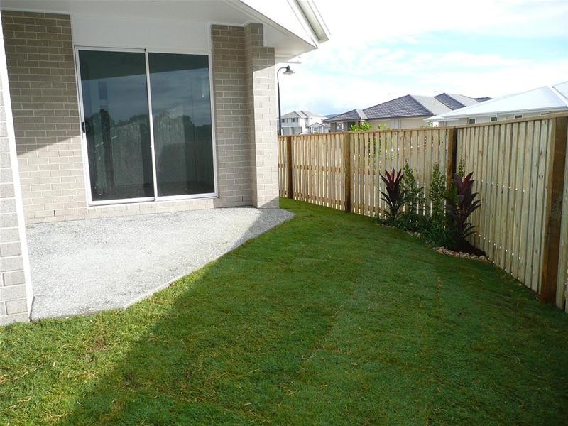 1/111 Fairbourne Terrace, Pimpama QLD 4209