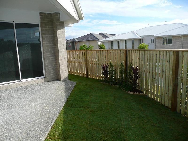 1/111 Fairbourne Terrace, Pimpama QLD 4209