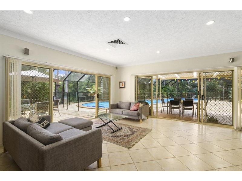 46 Riverdowns Crescent, Helensvale QLD 4212