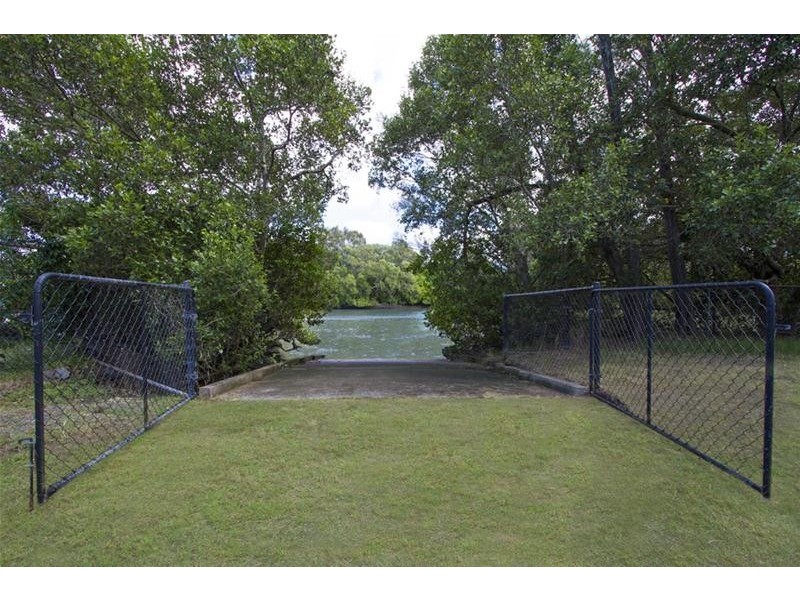 46 Riverdowns Crescent, Helensvale QLD 4212