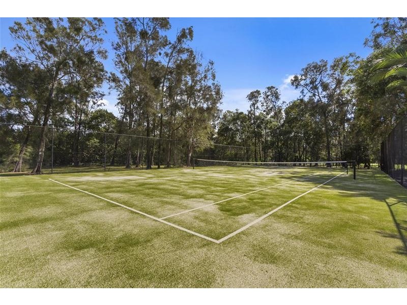 46 Riverdowns Crescent, Helensvale QLD 4212