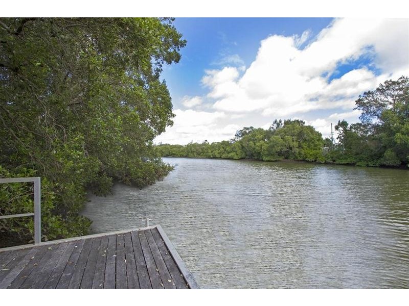 46 Riverdowns Crescent, Helensvale QLD 4212