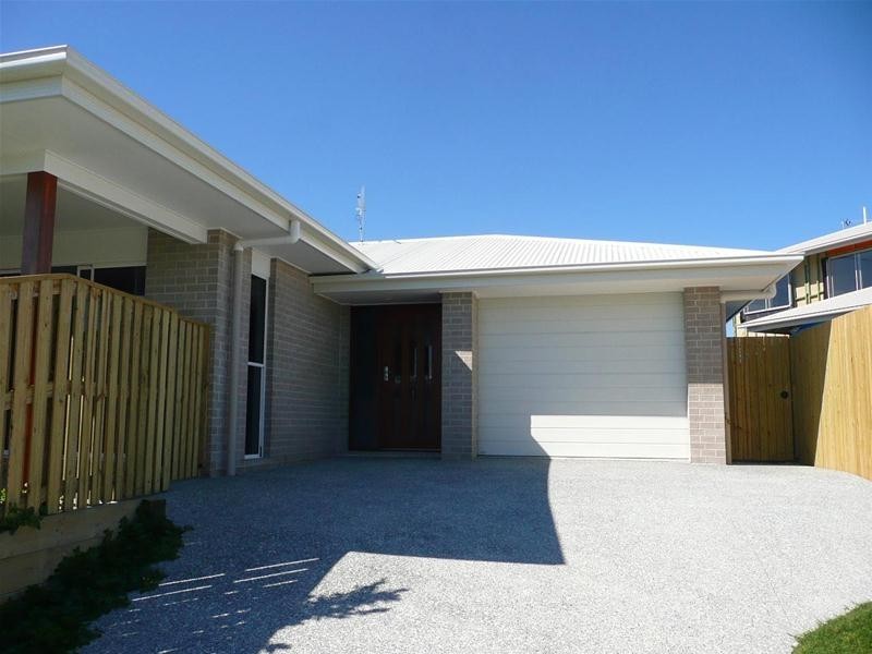 2/111 Fairbourne Terrace, Pimpama QLD 4209