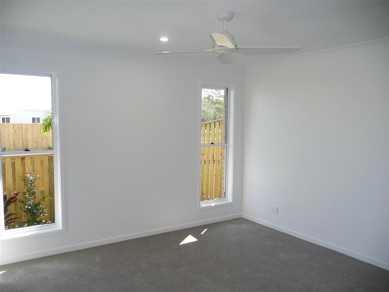 2/111 Fairbourne Terrace, Pimpama QLD 4209