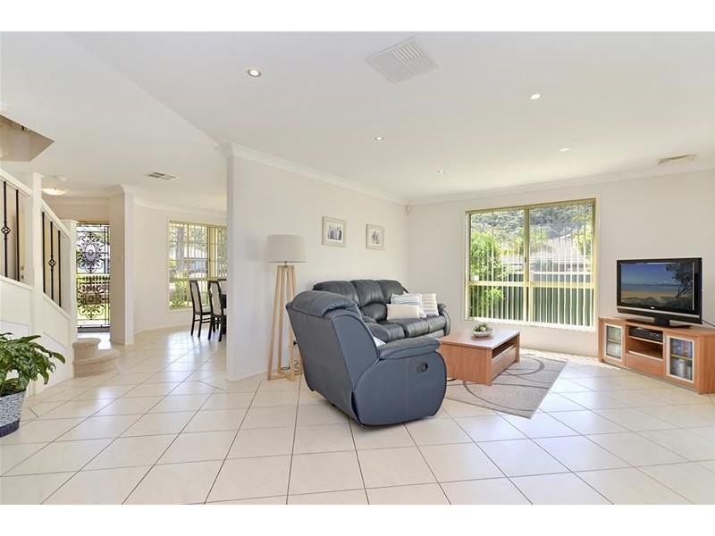 24 Picnic Parade, Ettalong Beach NSW 2257