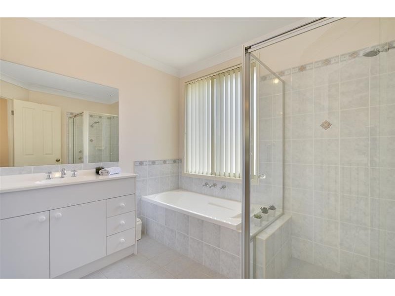 24 Picnic Parade, Ettalong Beach NSW 2257