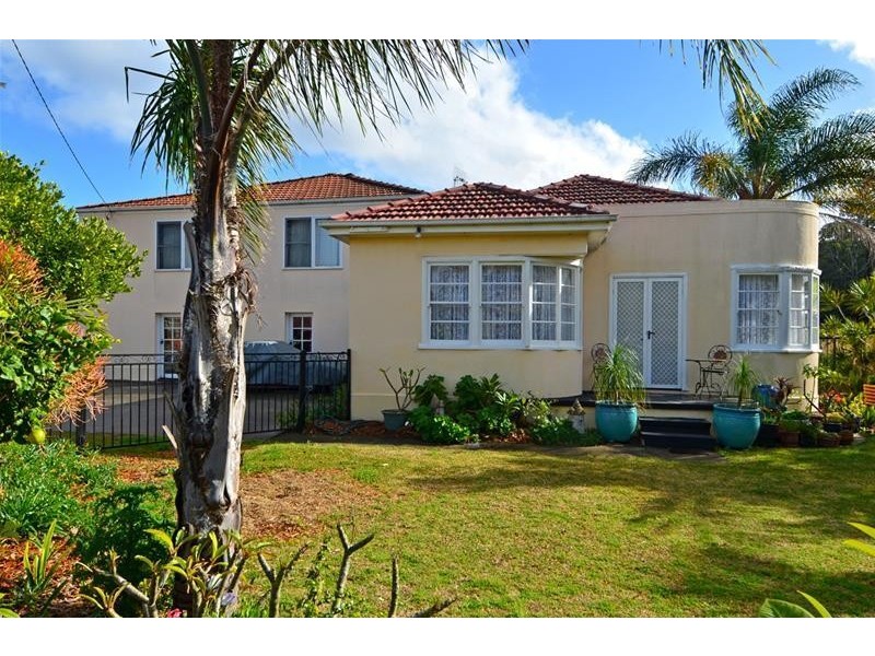 House @ 1 Flathead Road, Booker Bay NSW 2257