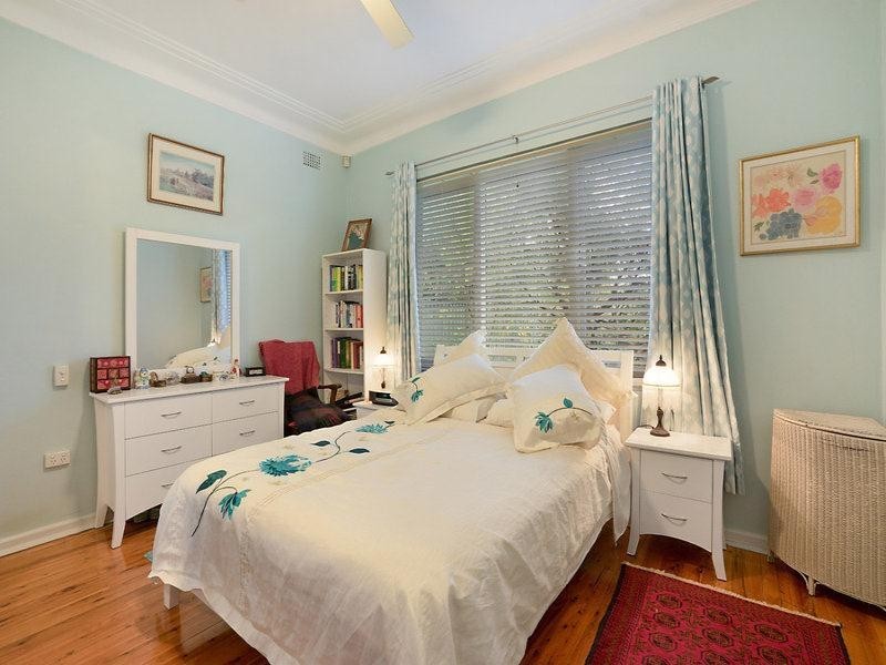 2  Dolly Avenue, Springfield NSW 2250