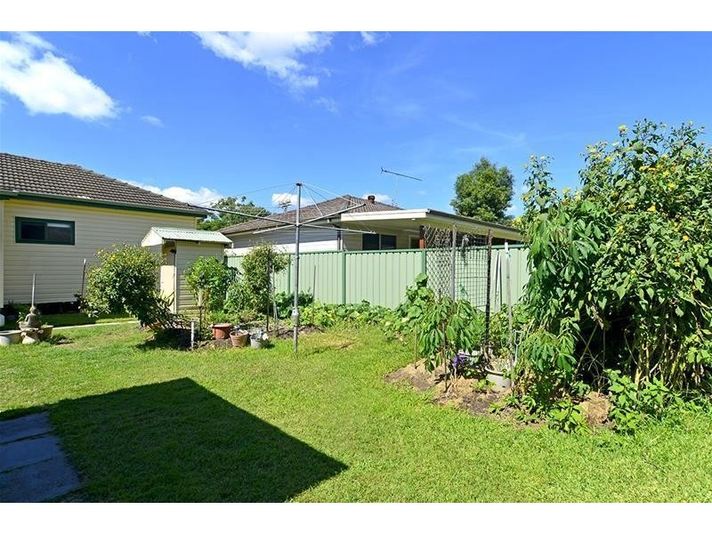 37 Trafalgar Avenue, Woy Woy NSW 2256