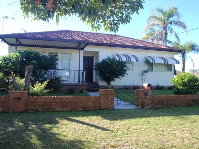 17 Beach Street, Ettalong Beach NSW 2257